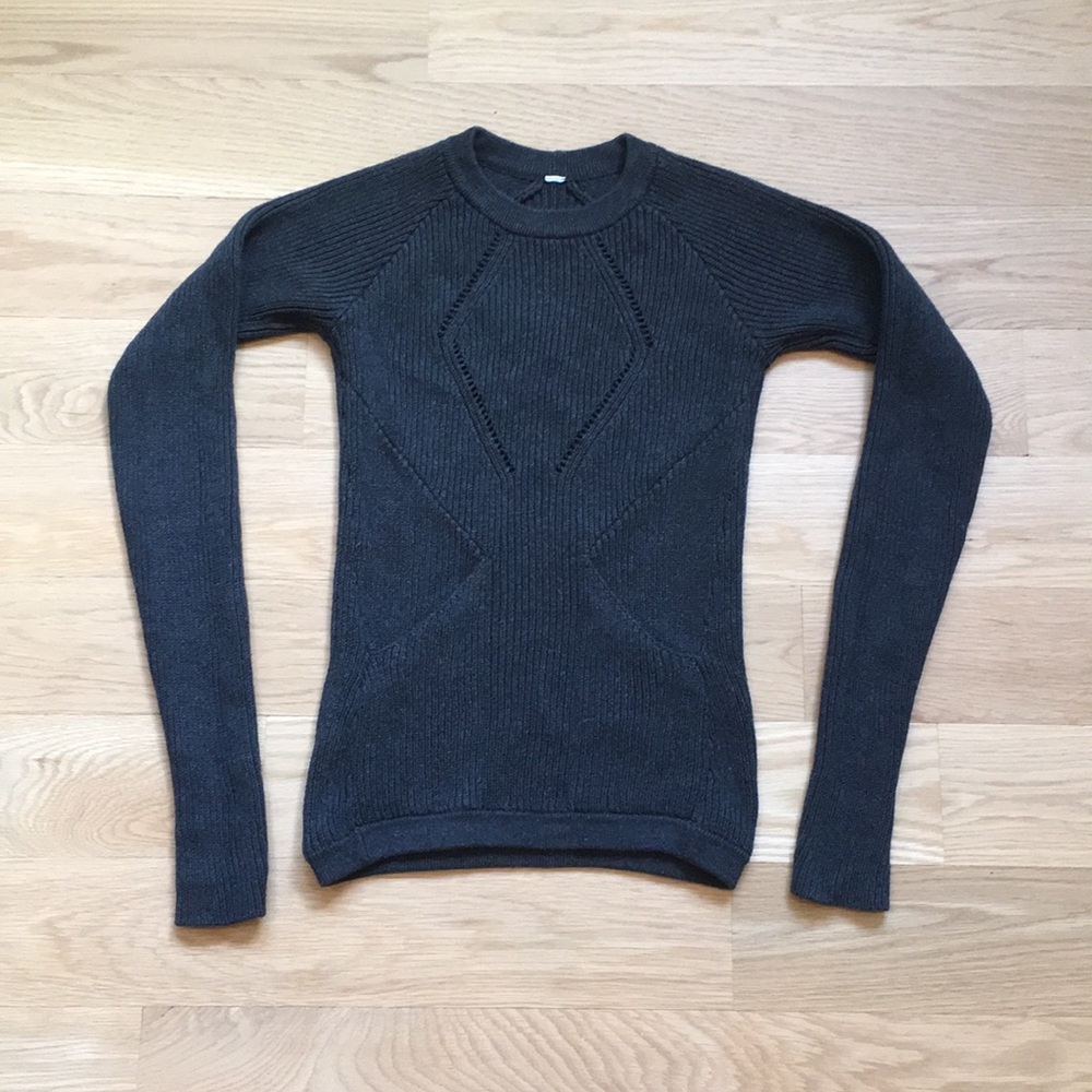 🍁 RARE vintage lululemon sweater